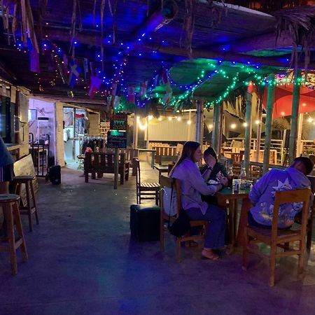 Saigon Backpackers Hostel Máncora Eksteriør bilde